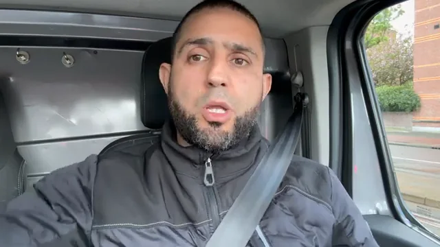 Anouar vertelt vanuit zijn werkbus over de koolmonoxidewaarschuwing