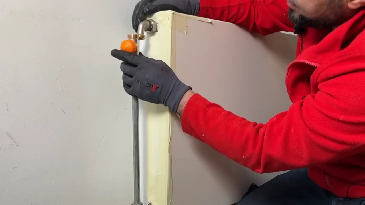 Anouar biedt de nieuwe radiatorkraan passend aan